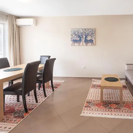 за гости диляна в комплекс Garden Palace * Balchik