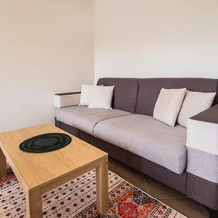 за гости диляна в комплекс Garden Palace Appartement