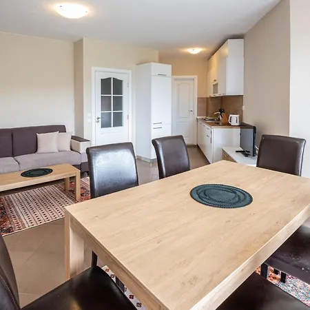 Appartement за гости диляна в комплекс Garden Palace Balchik