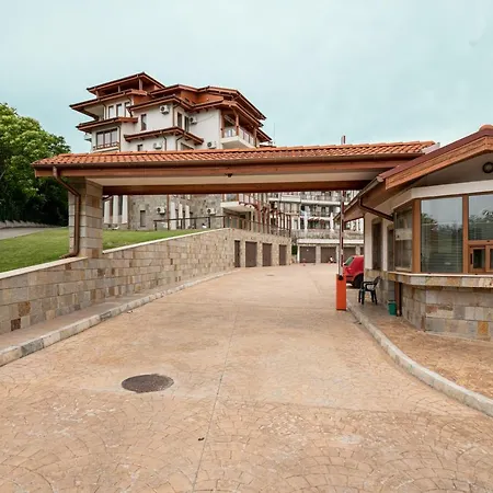 за гости диляна в комплекс Garden Palace Appartement *